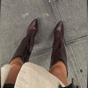 Schutz Tall Brown Boot 🤎
